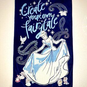 VERA BRADLEY DISNEY CINDERELLA PLUSH THROW BLANKET:NWT CINDERELLA PAISLEY